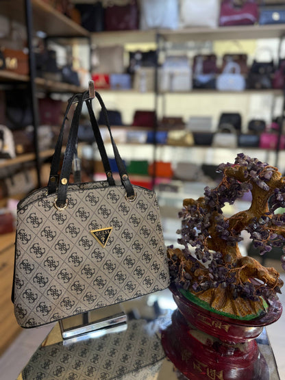 Guess Logolu Monogram Çantası