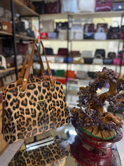 Guess Logolu Monogram Çantası