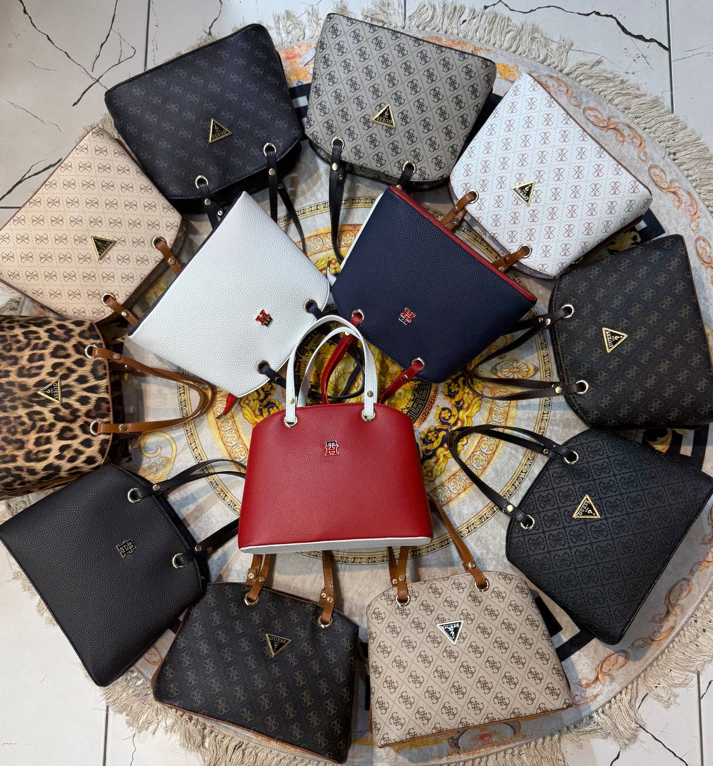 Guess Logolu Monogram Çantası